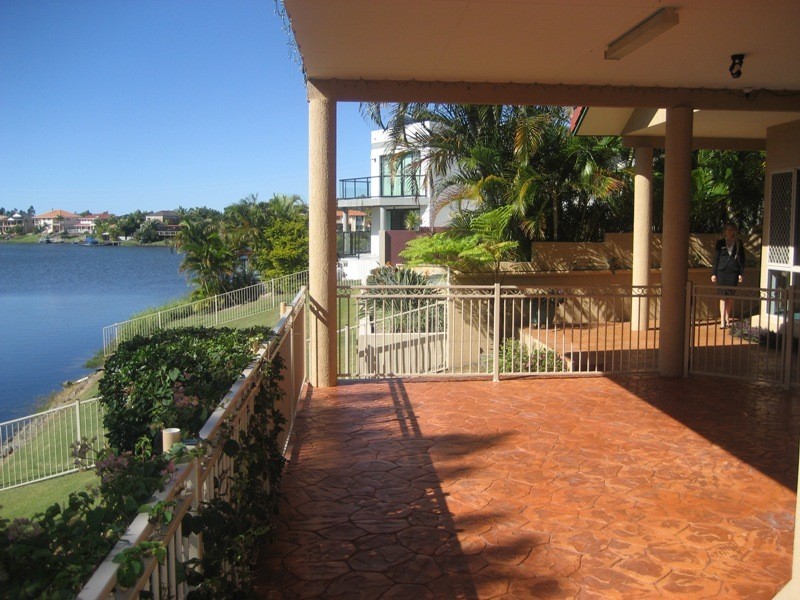 Clear Island Waters QLD 4226