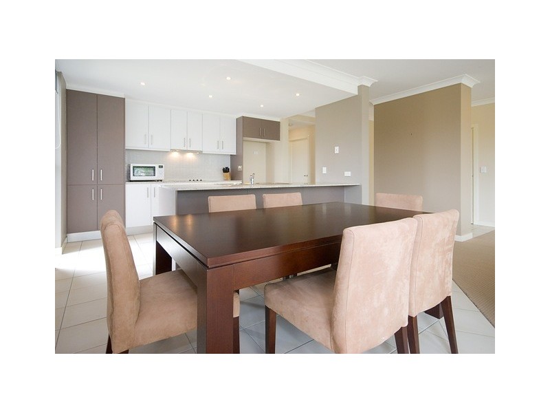 9/10 Valbonne Avenue, Varsity Lakes QLD 4227