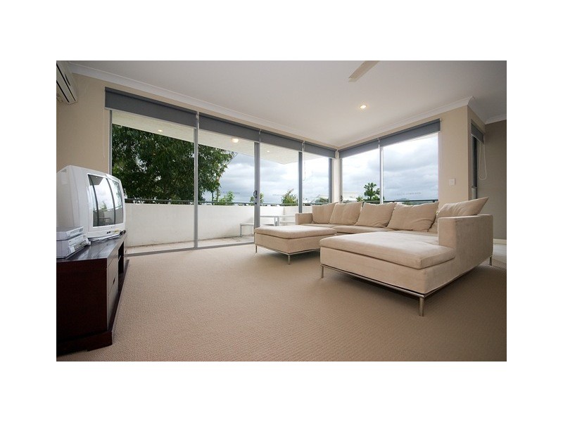 9/10 Valbonne Avenue, Varsity Lakes QLD 4227