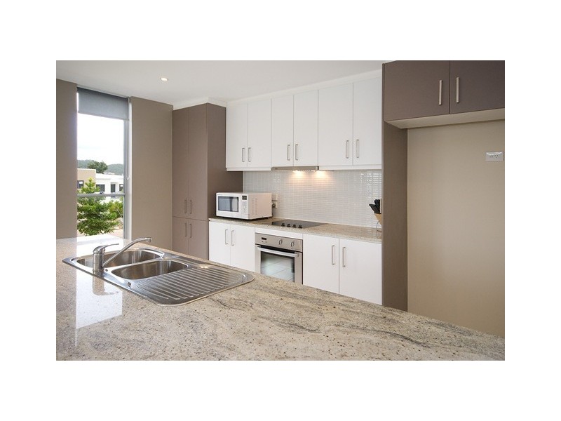 9/10 Valbonne Avenue, Varsity Lakes QLD 4227