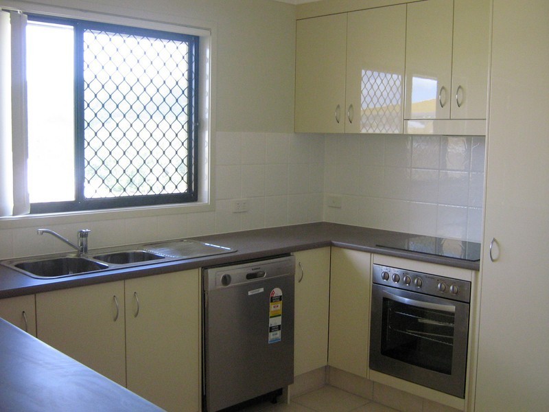 255 Universal Drive, Pacific Pines QLD 4211