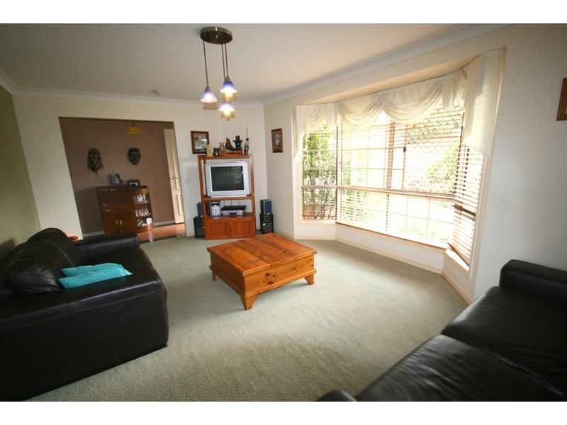 102 Merridown Drive, Merrimac QLD 4226