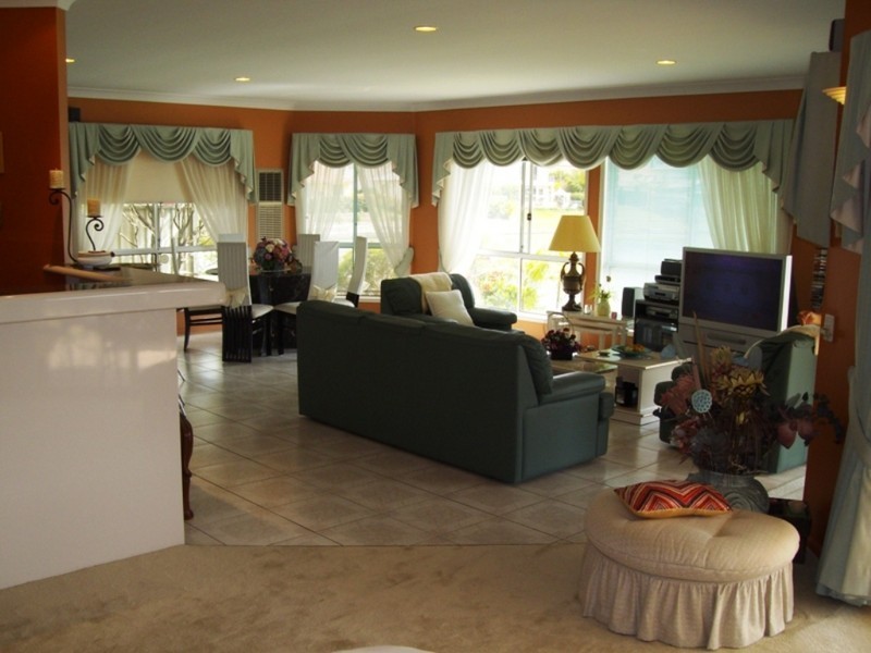 78 Cypress Drive, Broadbeach Waters QLD 4218