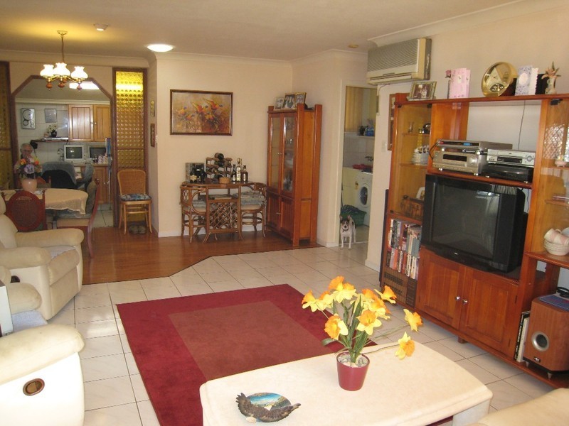 7 Lakeland Key, Broadbeach Waters QLD 4218