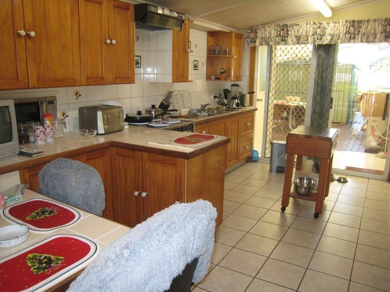 7 Lakeland Key, Broadbeach Waters QLD 4218