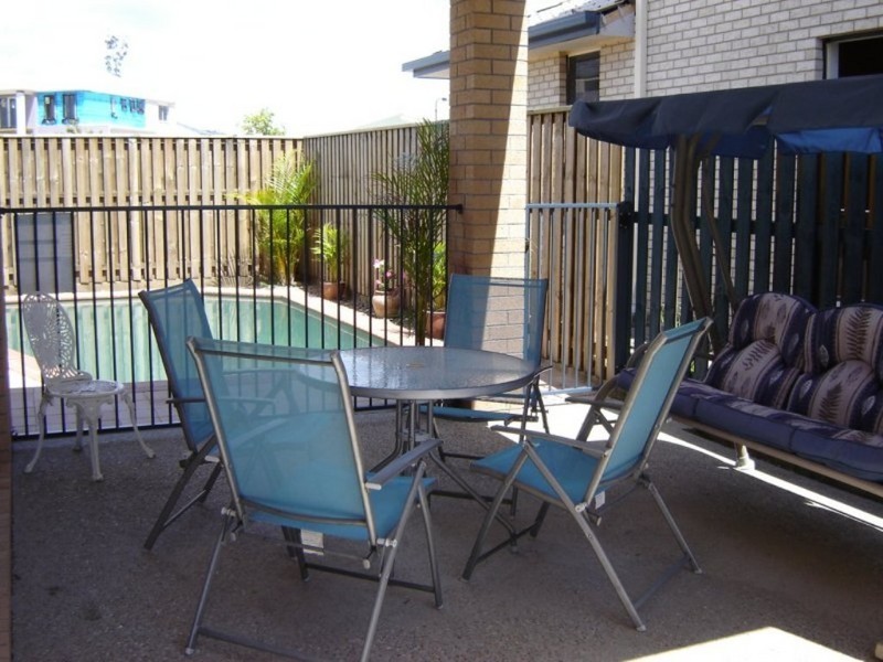 3 Moyenne Crescent, Varsity Lakes QLD 4227