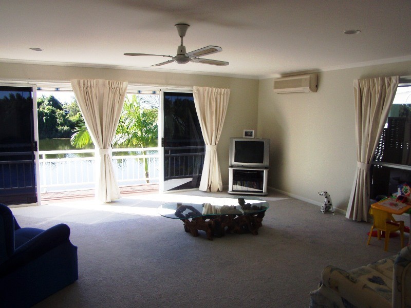 34 Emerton Crescent, Robina QLD 4226