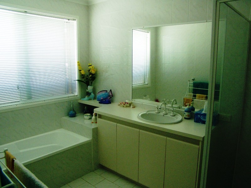 34 Emerton Crescent, Robina QLD 4226