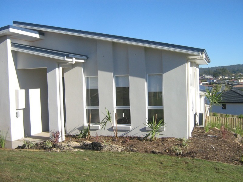 17 Angourie Crescent, Pacific Pines QLD 4211