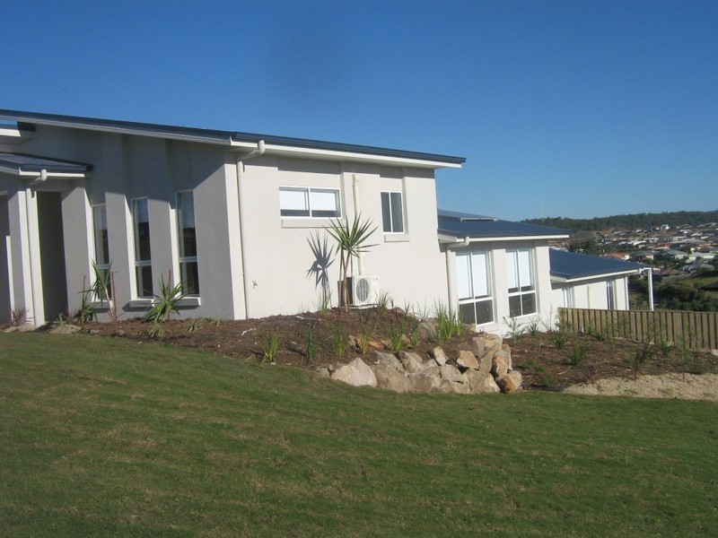 17 Angourie Crescent, Pacific Pines QLD 4211