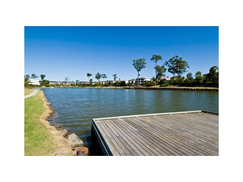 19 Port Peyra Crescent, Varsity Lakes QLD 4227