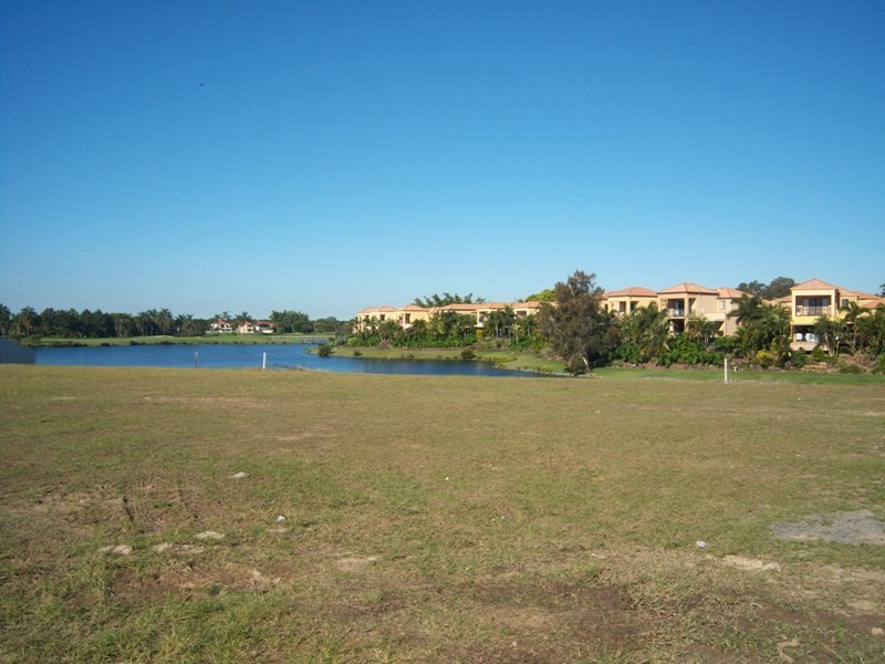 4/145 Palm Meadows Drive, Carrara QLD 4211