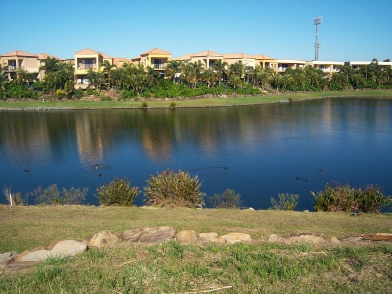 4/145 Palm Meadows Drive, Carrara QLD 4211