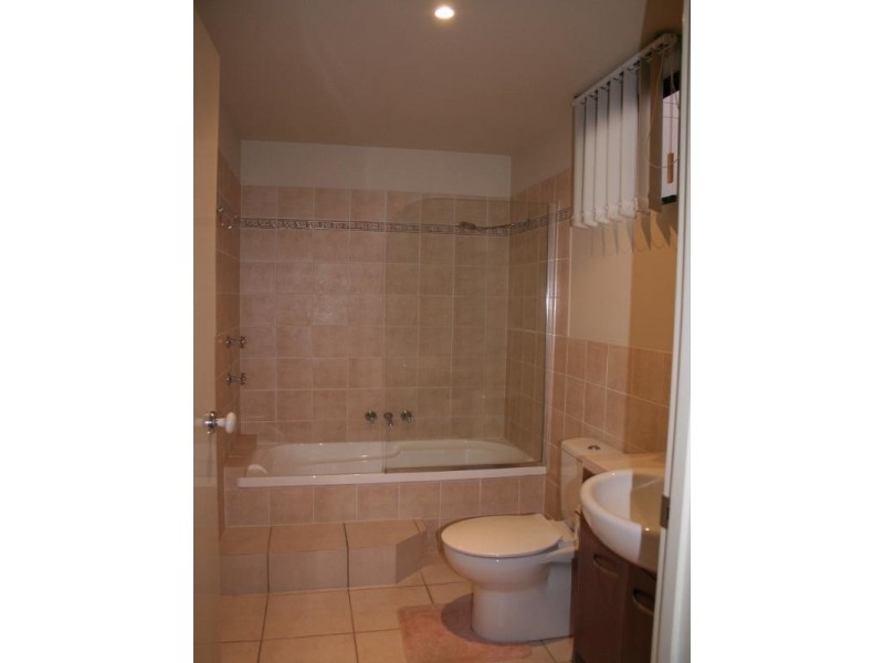 3/27 Ranier Crescent, Varsity Lakes QLD 4227