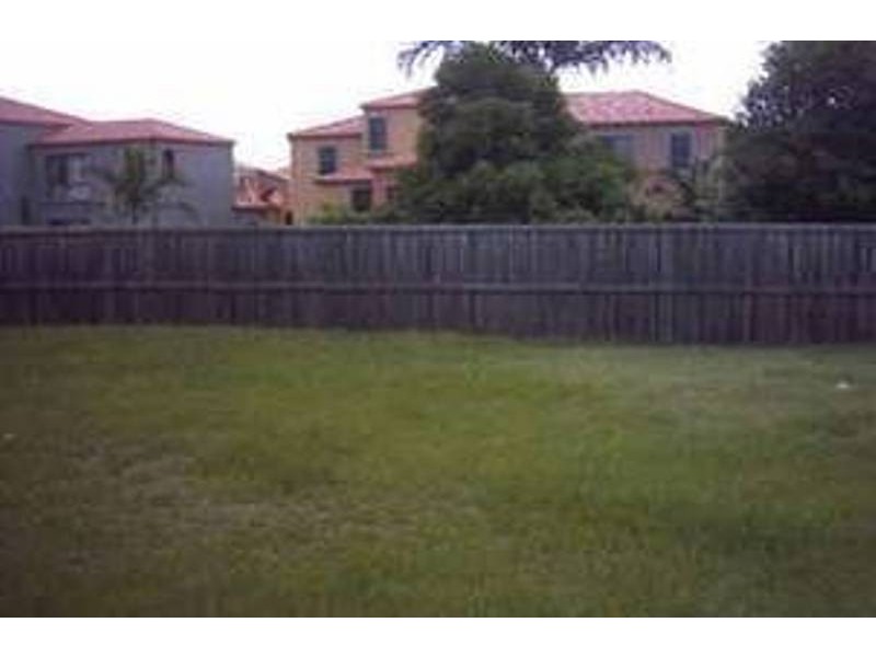 Clear Island Waters QLD 4226