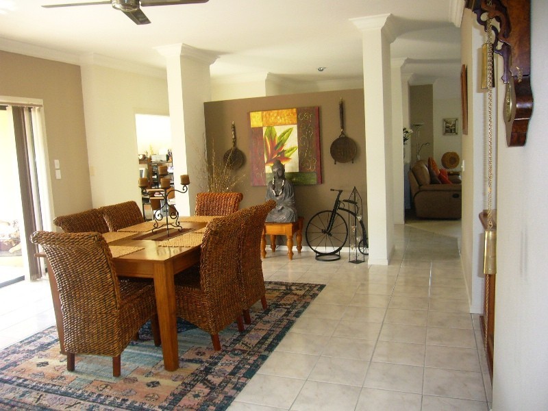 Clear Island Waters QLD 4226