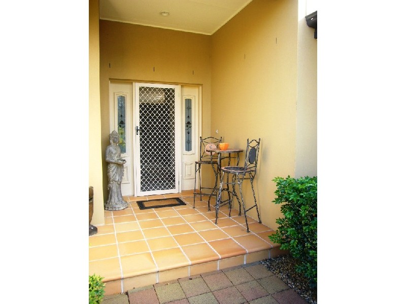 Clear Island Waters QLD 4226