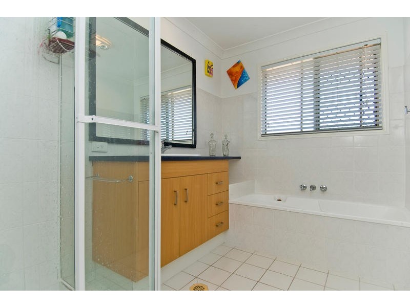 118 Highfield Drive, Merrimac QLD 4226