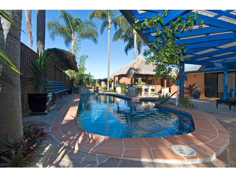 3 Rumrunner Street, Mermaid Waters QLD 4218