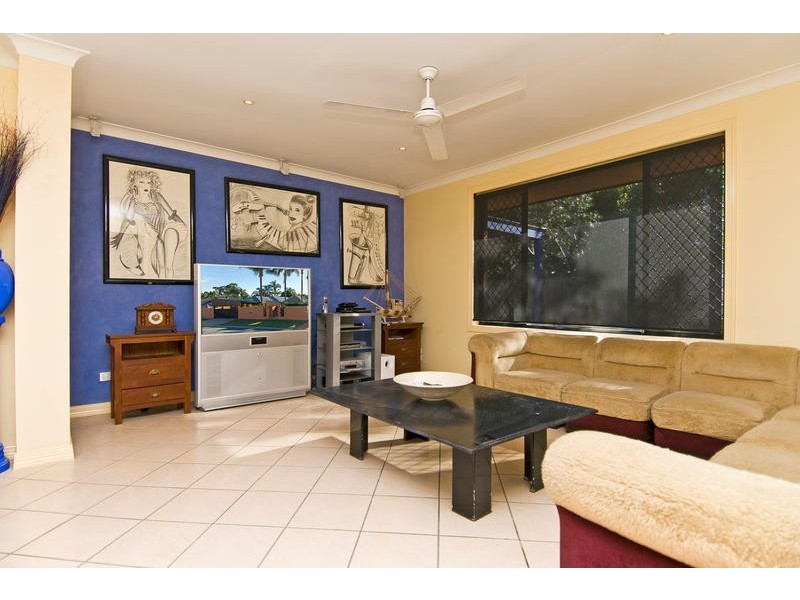 3 Rumrunner Street, Mermaid Waters QLD 4218