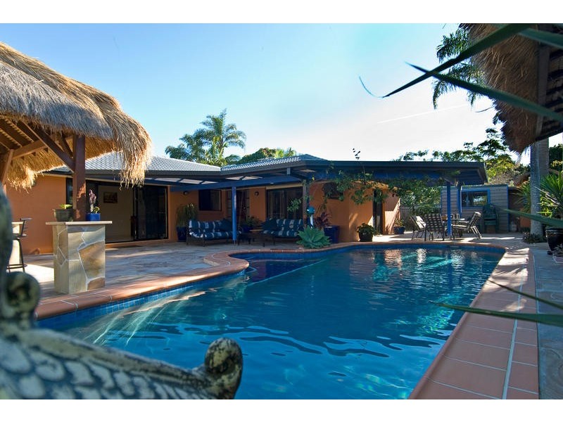 3 Rumrunner Street, Mermaid Waters QLD 4218