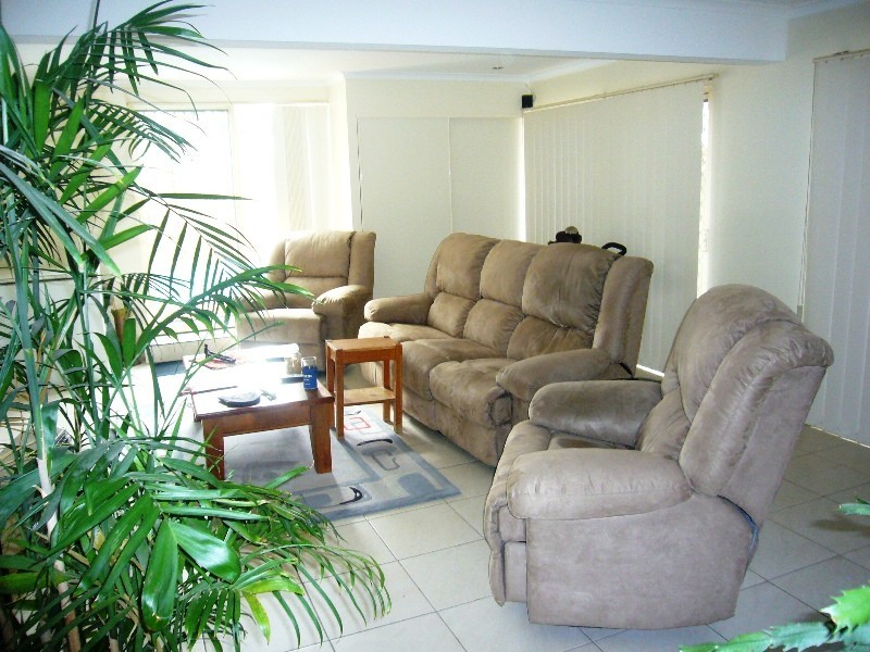 112 Albion Avenue, Miami QLD 4220