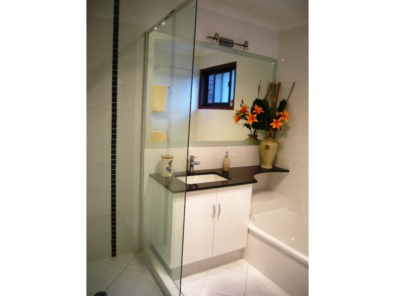 112 Albion Avenue, Miami QLD 4220