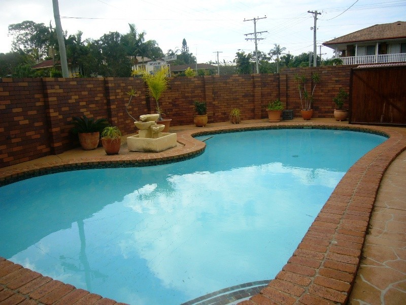 112 Albion Avenue, Miami QLD 4220