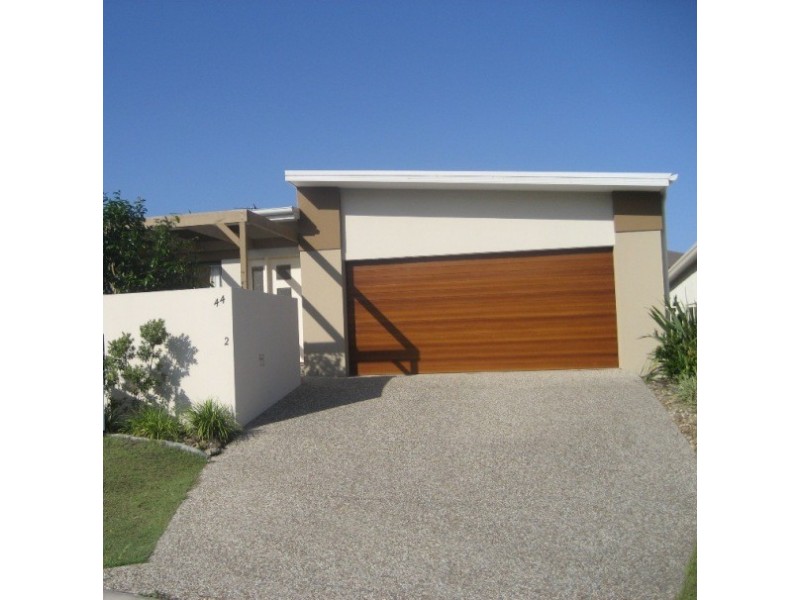 2/44 Heights Drive, Robina QLD 4226