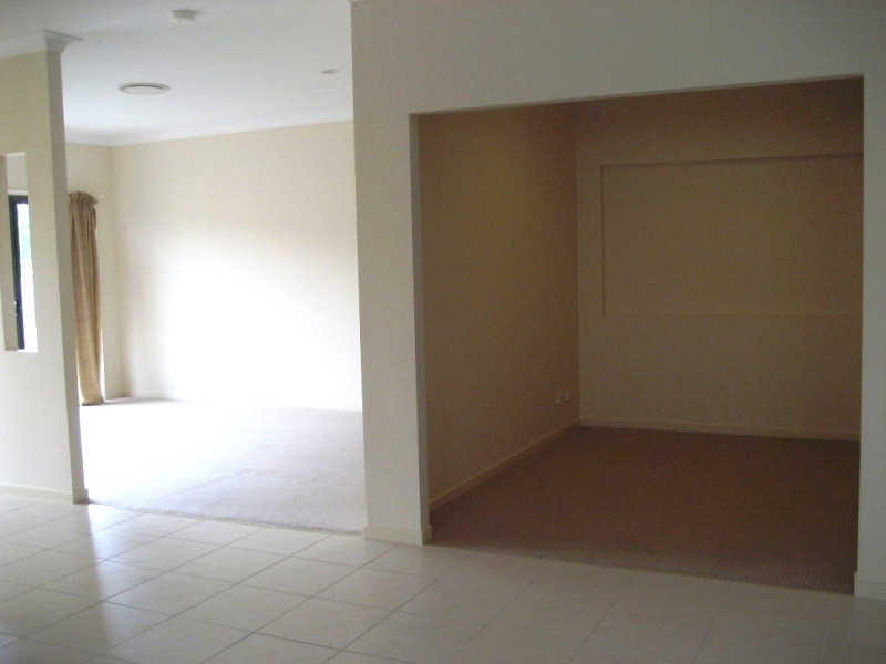 2/44 Heights Drive, Robina QLD 4226