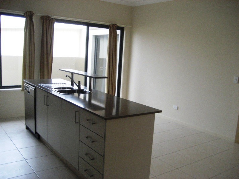 2/44 Heights Drive, Robina QLD 4226