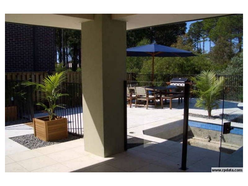 16 ROYAL WOODS Drive, Robina QLD 4226