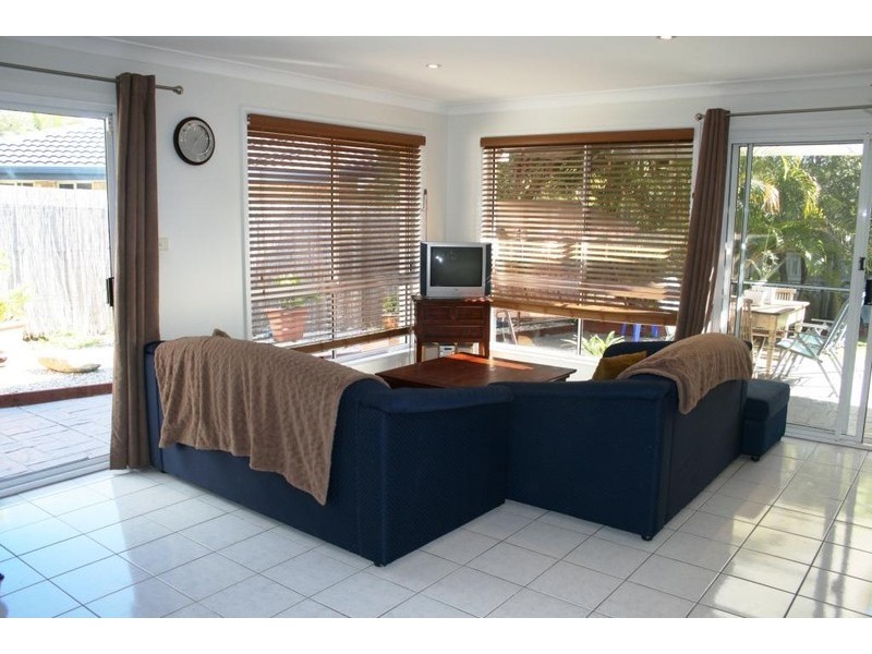 8 Islay Court, Merrimac QLD 4226