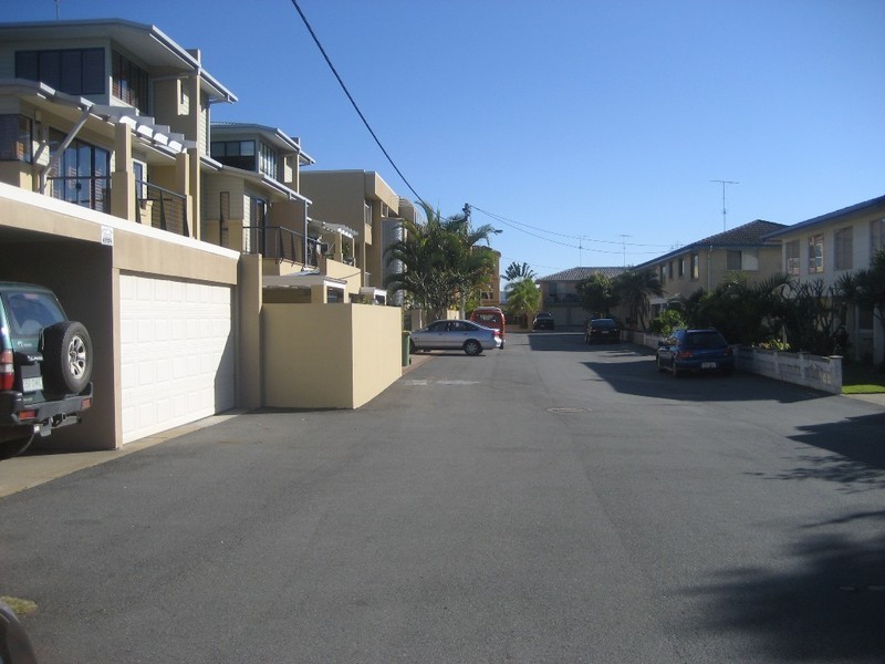 1/196 Hedges Avenue, Mermaid Beach QLD 4218