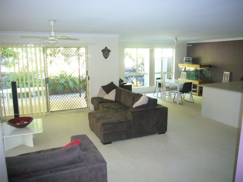 5a Merrilaine Crescent, Merrimac QLD 4226