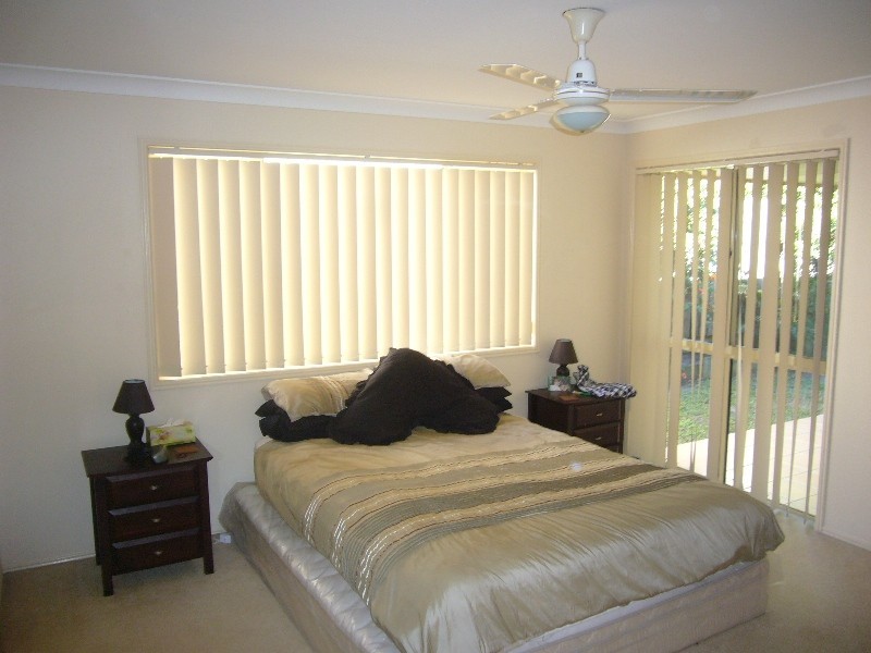 5a Merrilaine Crescent, Merrimac QLD 4226