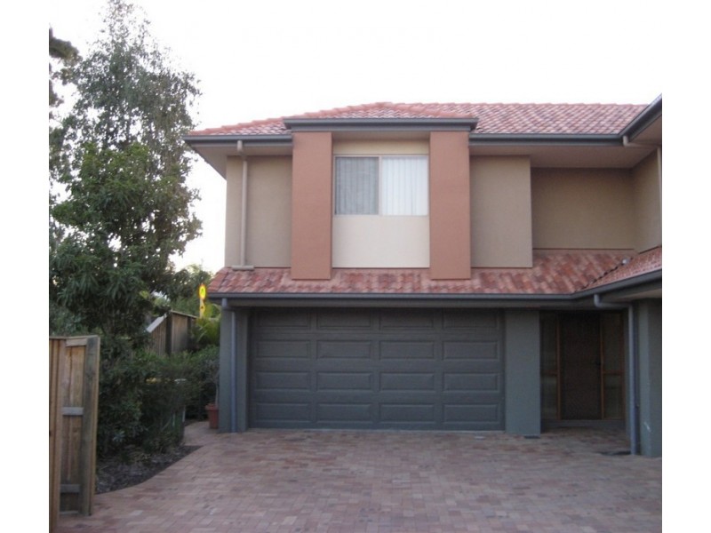 1/4 Comore Drive, Varsity Lakes QLD 4227