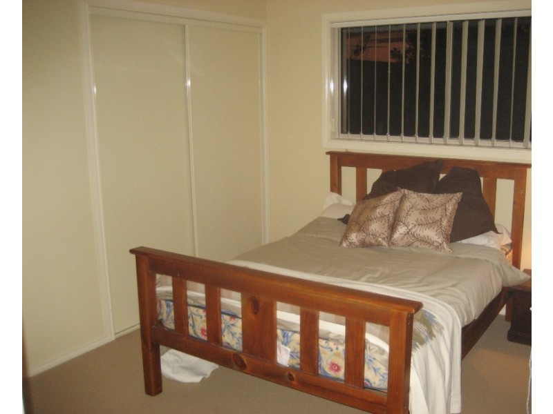 1/4 Comore Drive, Varsity Lakes QLD 4227