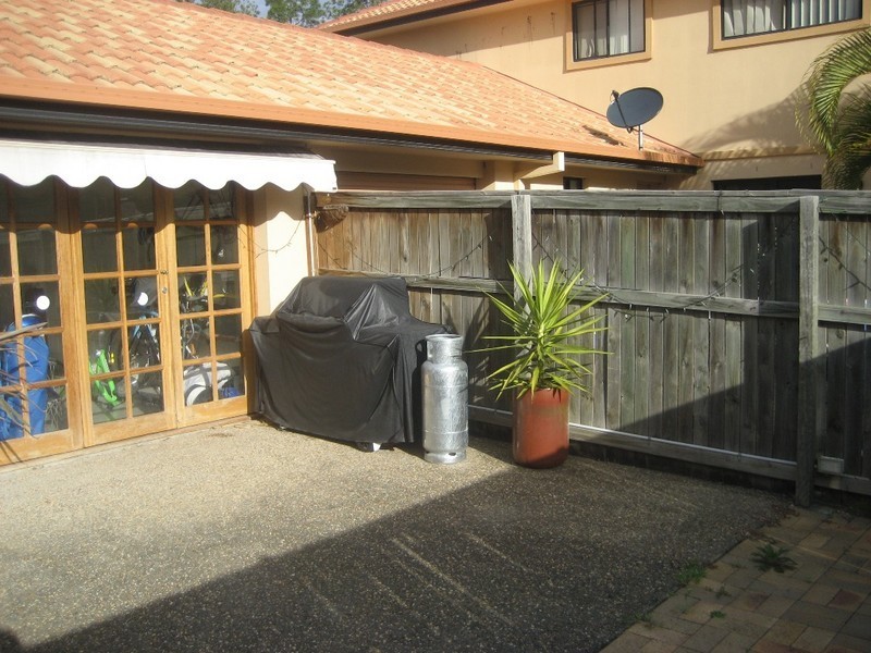 1/39 Pine Valley Drive, Robina QLD 4226