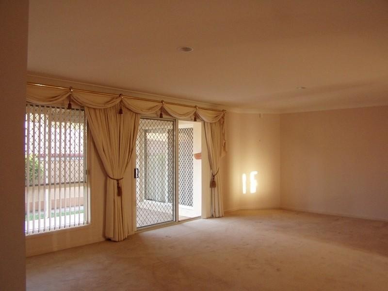 2 Millswood Close, Robina QLD 4226