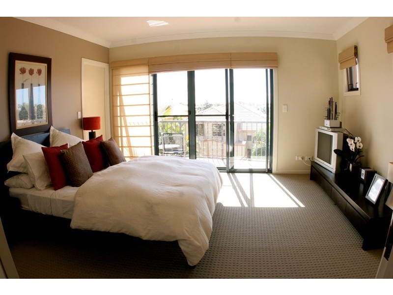 11/117 Palm Meadows Drive, Carrara QLD 4211