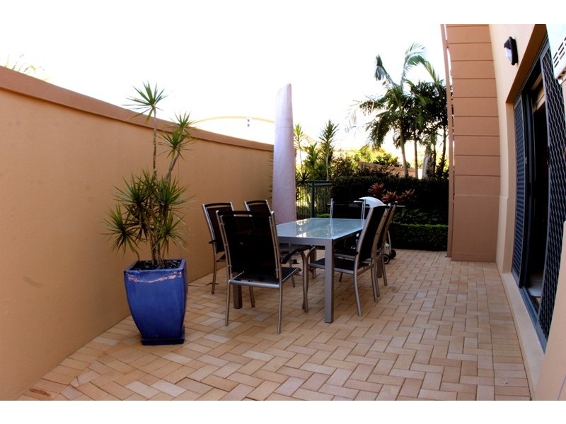 11/117 Palm Meadows Drive, Carrara QLD 4211