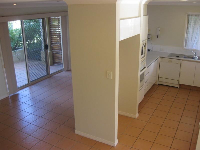 126/152 Palm Meadows Drive, Carrara QLD 4211