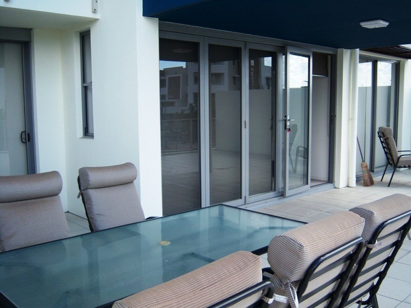 2/15 Laver Drive, Robina QLD 4226