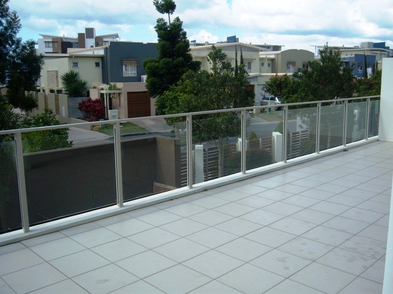 2/15 Laver Drive, Robina QLD 4226