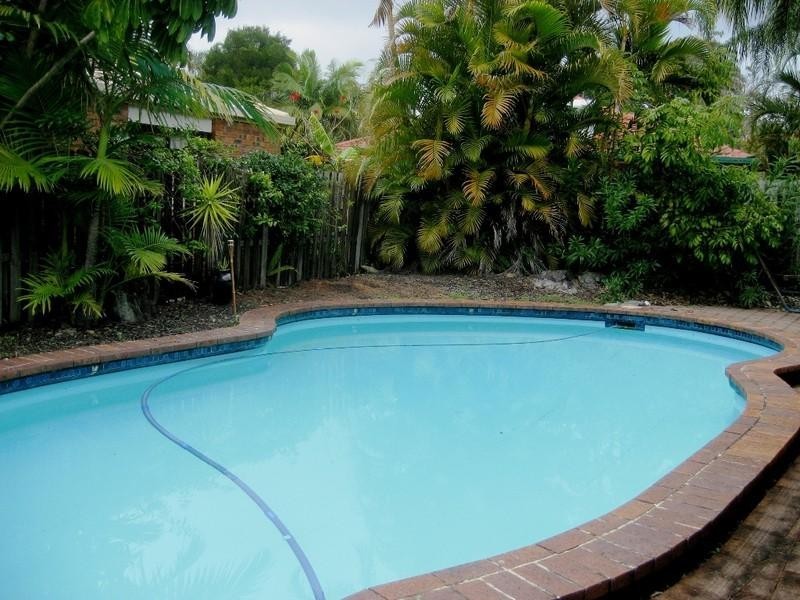 2 Mosman Road, Robina QLD 4226