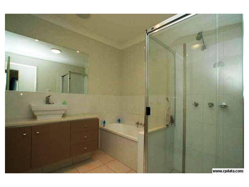 2/15 Aquarius Street, Reedy Creek QLD 4227