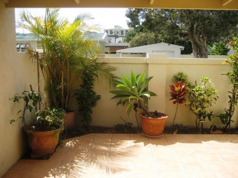 2/10 Miami Shore Pde  Miami, Miami QLD 4220