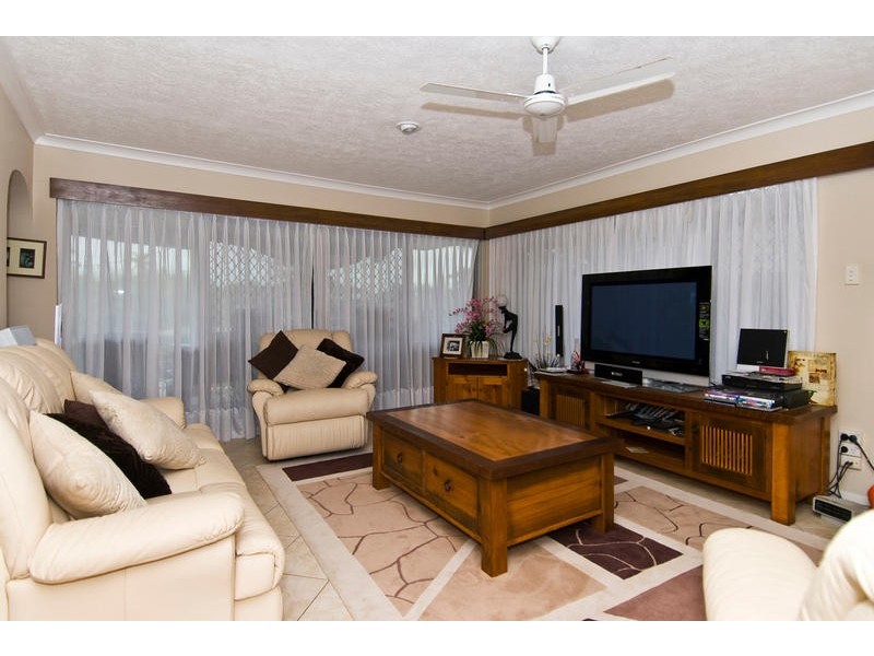 13 Savoy Drive, Broadbeach Waters QLD 4218