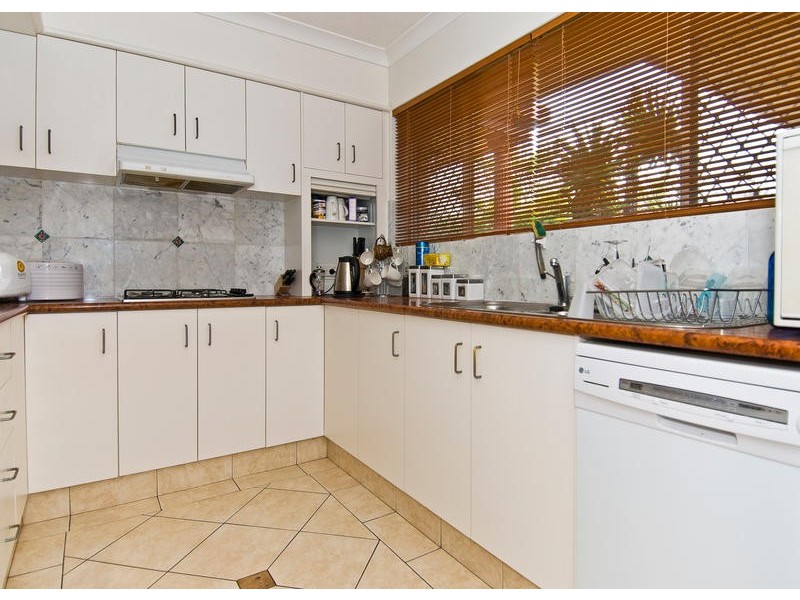 13 Savoy Drive, Broadbeach Waters QLD 4218